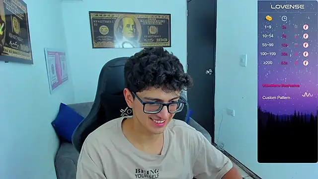 Snapshot of TylerWhite_ chatting on March 16, 9:05 am TylerWhite online show from March 16, 9:05 am