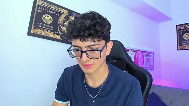 Snapshot of TylerWhite_ chatting on March 11, 2:53 am TylerWhite online show from March 11, 2:53 am