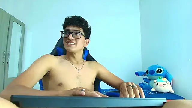 Snapshot of TylerWhite_ chatting on March 22, 10:26 pm TylerWhite online show from March 22, 10:26 pm