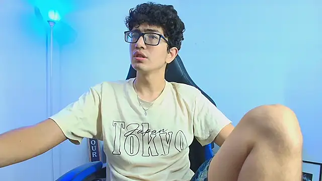 Snapshot of TylerWhite_ chatting on September 27, 11:16 am TylerWhite online show from September 27, 11:16 am