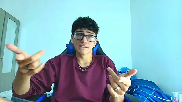 Snapshot of TylerWhite_ chatting on March 21, 3:22 am TylerWhite online show from March 21, 3:22 am