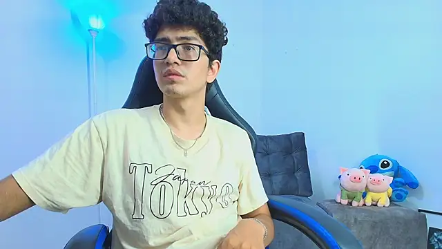 Snapshot of TylerWhite_ chatting on September 28, 6:59 pm TylerWhite online show from September 28, 6:59 pm