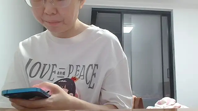 sonyx online show from April 3, 2:01 pm