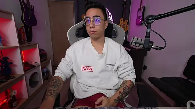 Snapshot of granxarma960 chatting on November 11, 11:49 am granxarma960 online show from November 11, 11:49 am