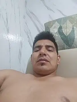 latino17 online show from March 8, 12:05 am