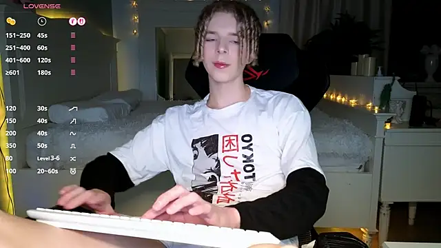 Kudi Minnt online show from April 6, 7:59 pm