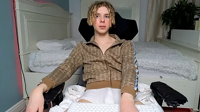 Kudi Minnt online show from March 4, 11:12 pm