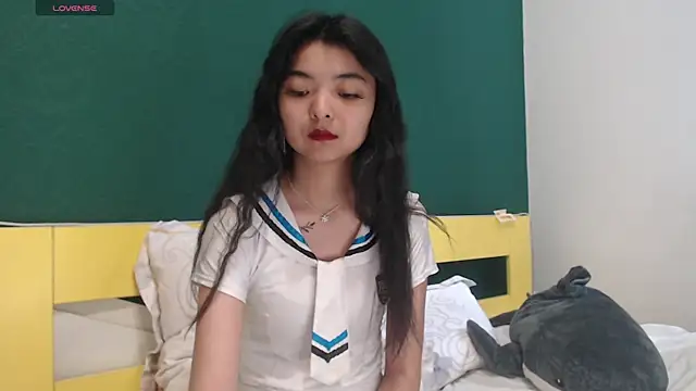 Snapshot of Shy_Kira chatting on June 4, 8:52 am Shy Kira online show from June 4, 8:52 am