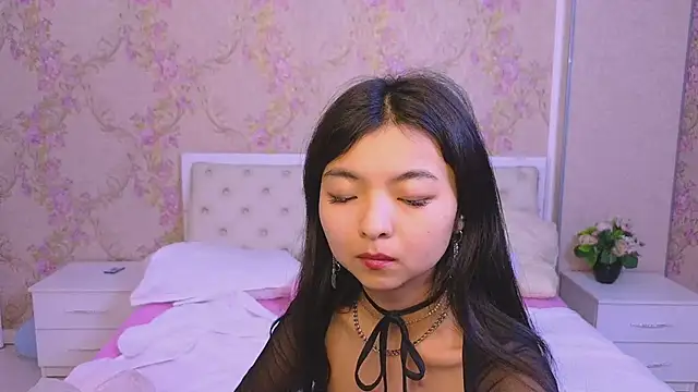 Shy Kira online show from February 3, 6:39 pm