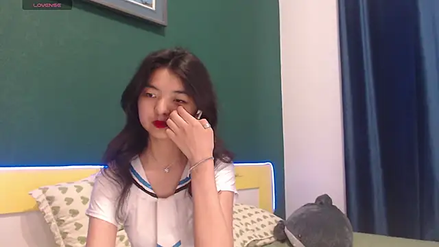 Snapshot of Shy_Kira chatting on June 14, 9:54 am Shy Kira online show from June 14, 9:54 am