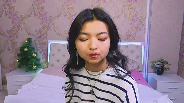 Shy Kira online show from January 7, 6:35 pm