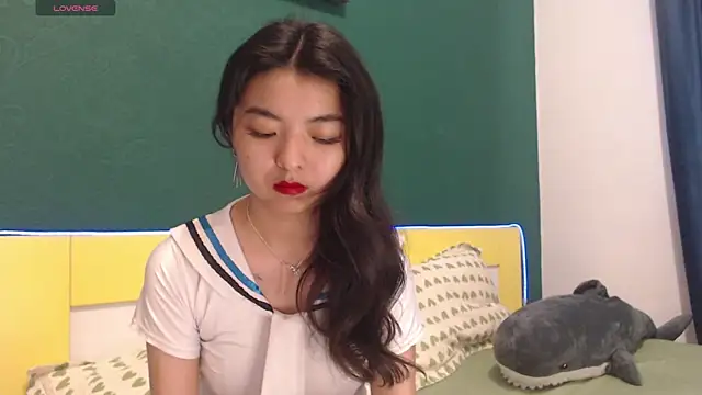 Snapshot of Shy_Kira chatting on June 12, 8:45 am Shy Kira online show from June 12, 8:45 am