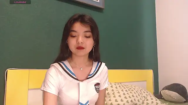 Snapshot of Shy_Kira chatting on June 25, 8:19 am Shy Kira online show from June 25, 8:19 am