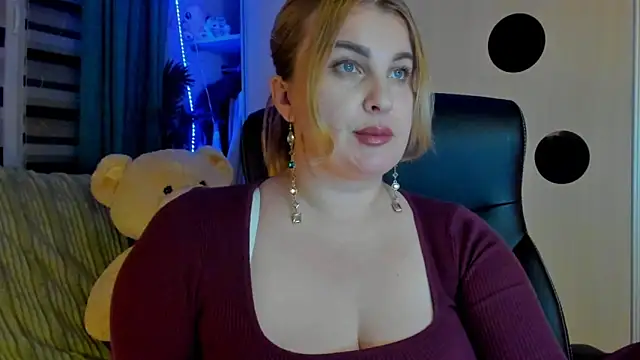 CoraSwon online show from March 26, 5:55 pm