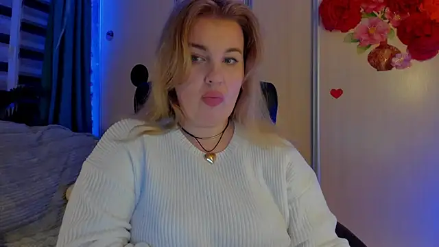 CoraSwon online show from November 13, 10:02 pm