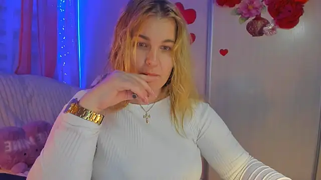 CoraSwon online show from March 20, 9:46 pm