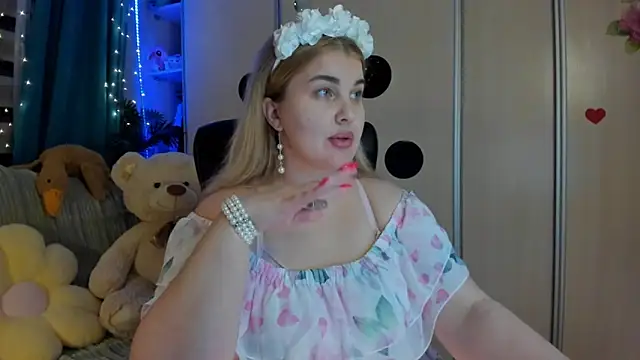 CoraSwon online show from March 1, 4:51 pm