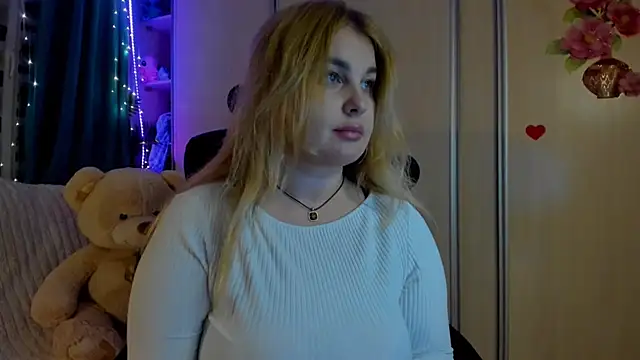 CoraSwon online show from March 20, 7:15 pm