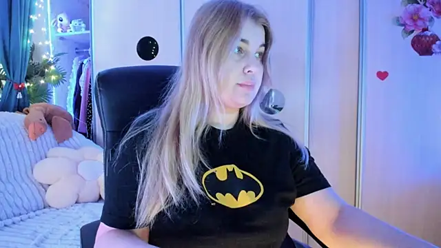 CoraSwon online show from February 7, 5:59 am