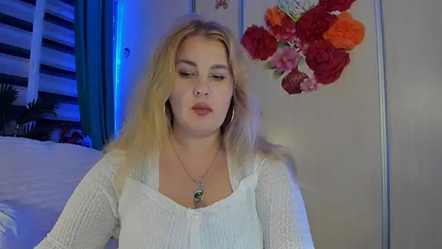 CoraSwon online show from October 17, 5:59 pm