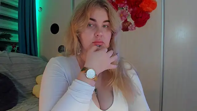 CoraSwon online show from October 27, 11:27 pm