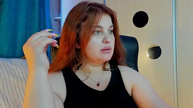 CoraSwon online show from June 21, 4:02 pm