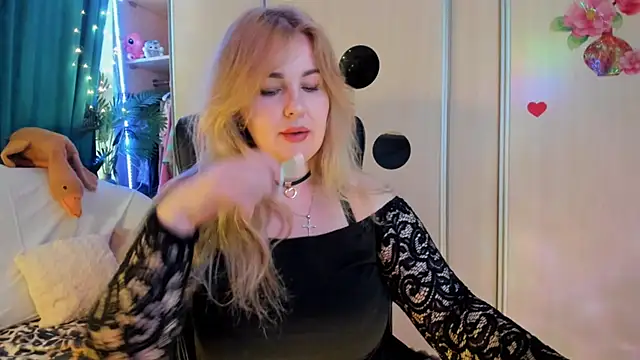 CoraSwon online show from February 23, 6:58 am