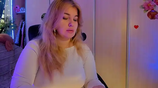 CoraSwon online show from February 1, 7:28 am