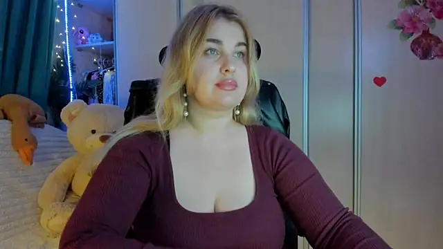 CoraSwon online show from March 4, 5:31 pm