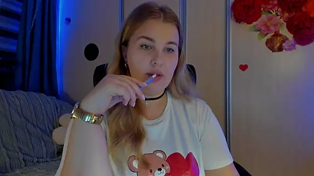 CoraSwon online show from November 17, 5:50 pm