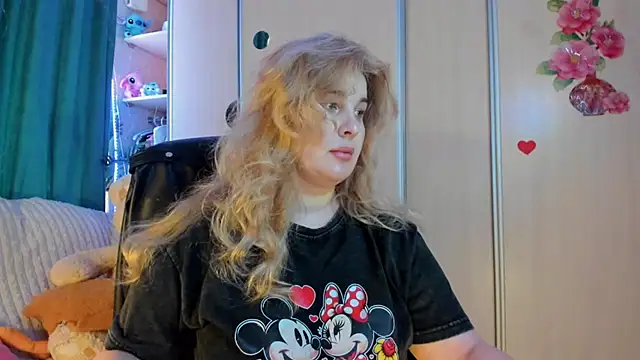 CoraSwon online show from March 7, 2:22 pm