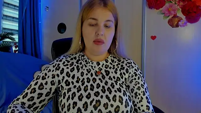 CoraSwon online show from November 23, 12:26 pm