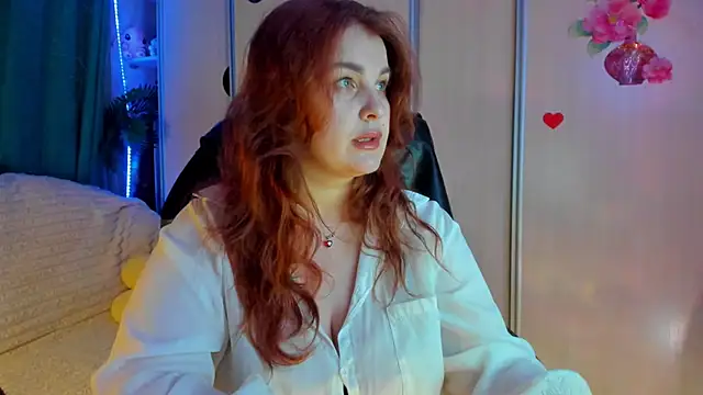 CoraSwon online show from April 20, 5:14 pm