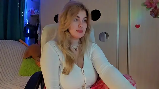 CoraSwon online show from February 26, 4:07 pm