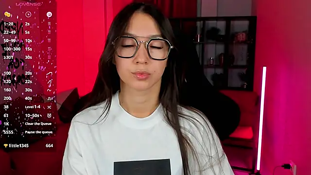 Snapshot of LanaBaker chatting on January 7, 3:11 am LanaBaker online show from January 7, 3:11 am