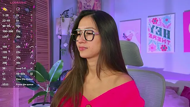 Snapshot of LanaBaker chatting on November 19, 2:33 am LanaBaker online show from November 19, 2:33 am