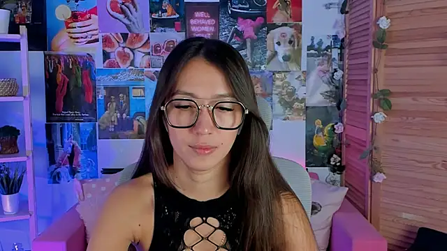 Snapshot of LanaBaker chatting on March 9, 2:50 am LanaBaker online show from March 9, 2:50 am