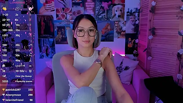 Snapshot of LanaBaker chatting on March 10, 9:01 am LanaBaker online show from March 10, 9:01 am