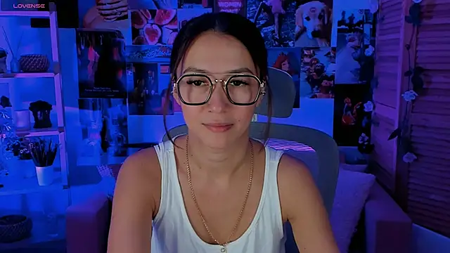 Snapshot of LanaBaker chatting on March 18, 2:40 am LanaBaker online show from March 18, 2:40 am