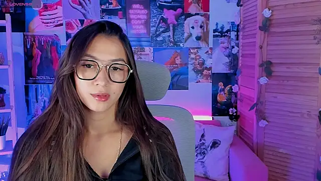 Snapshot of LanaBaker chatting on March 7, 2:46 am LanaBaker online show from March 7, 2:46 am