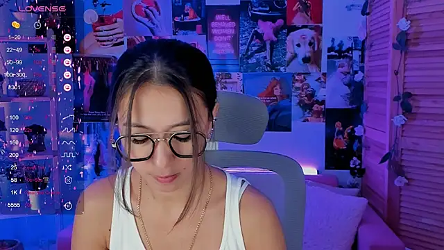 Snapshot of LanaBaker chatting on March 18, 5:45 am LanaBaker online show from March 18, 5:45 am