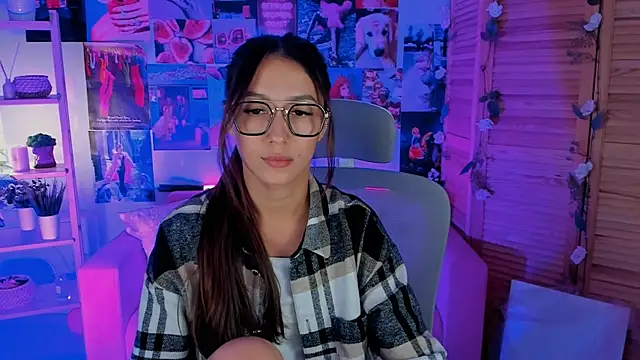 Snapshot of LanaBaker chatting on March 13, 6:05 am LanaBaker online show from March 13, 6:05 am