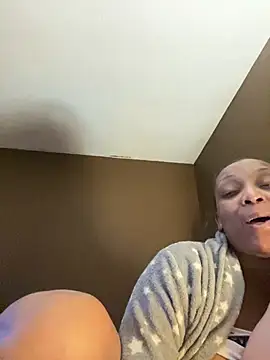 Snapshot of KLoveeee chatting on January 24, 5:31 am KLoveeee online show from January 24, 5:31 am