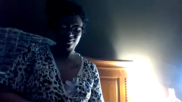 Snapshot of KLoveeee chatting on January 12, 8:57 am KLoveeee online show from January 12, 8:57 am