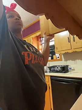 Snapshot of KLoveeee chatting on January 23, 6:56 pm KLoveeee online show from January 23, 6:56 pm