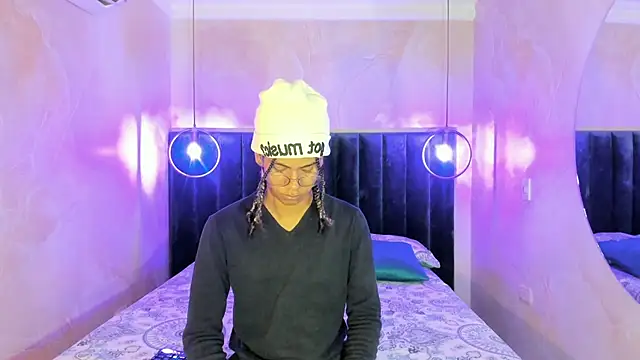 Maxim-Walker online show from November 9, 3:10 am