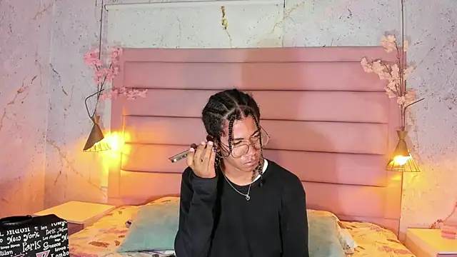 Maxim-Walker online show from October 24, 3:05 am