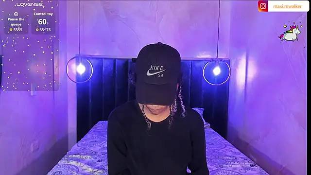 Maxim-Walker online show from November 3, 3:12 am