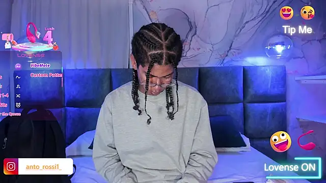 Maxim-Walker online show from December 5, 3:27 am