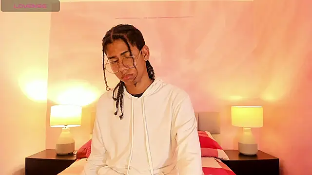 Maxim-Walker online show from November 17, 3:10 am